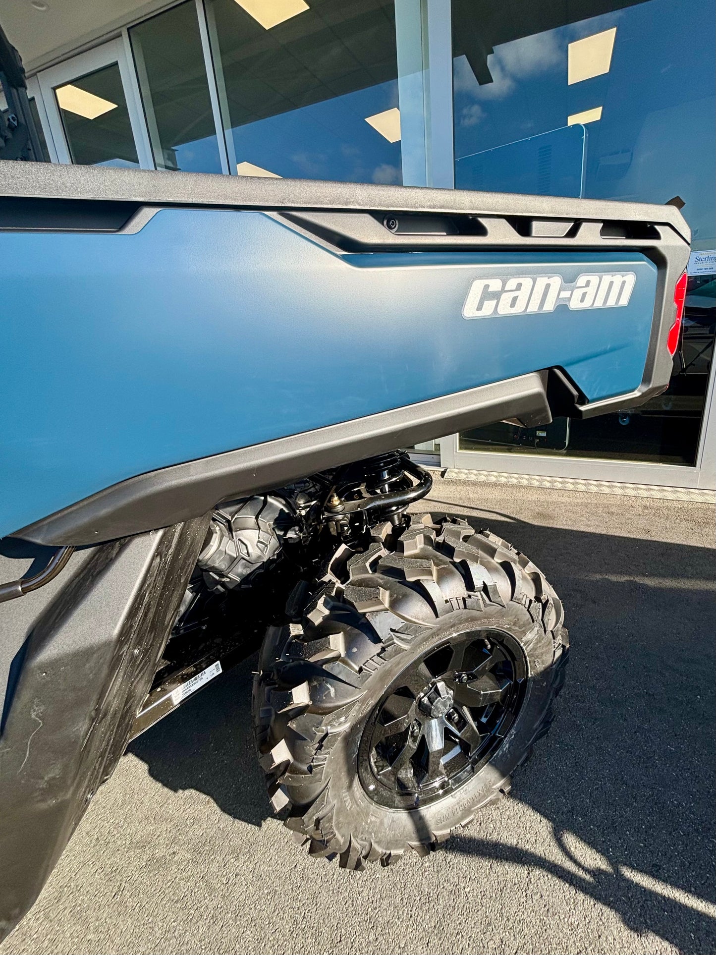 2025 Defender XT HD10