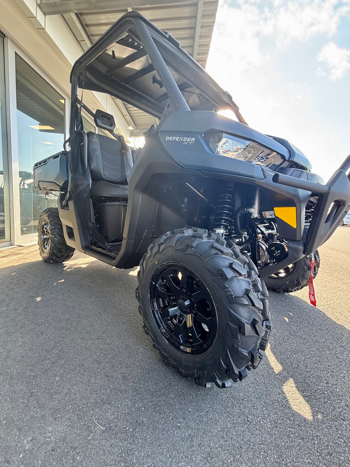 2025 Defender XT HD10