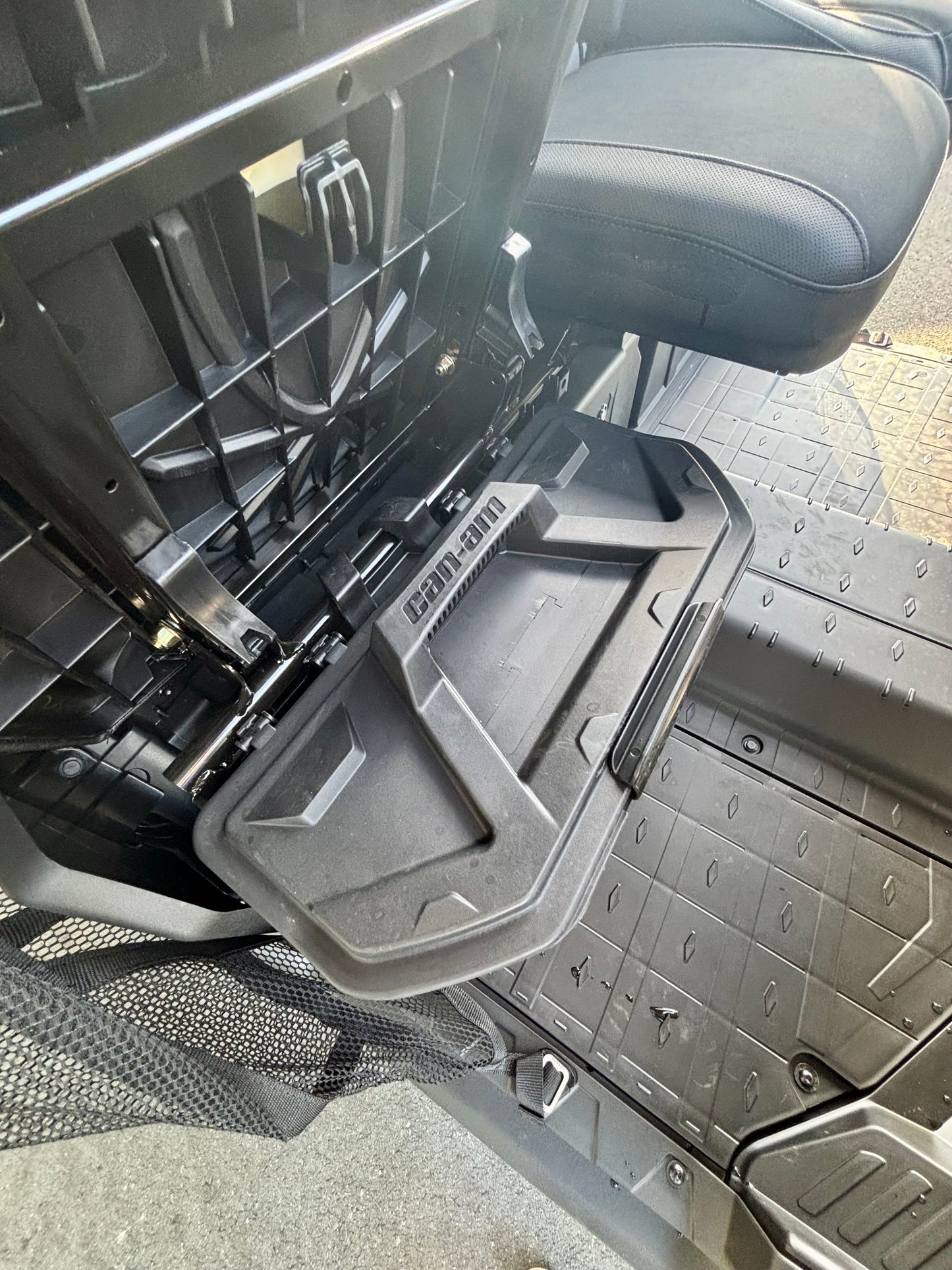 2025 Defender XT HD10