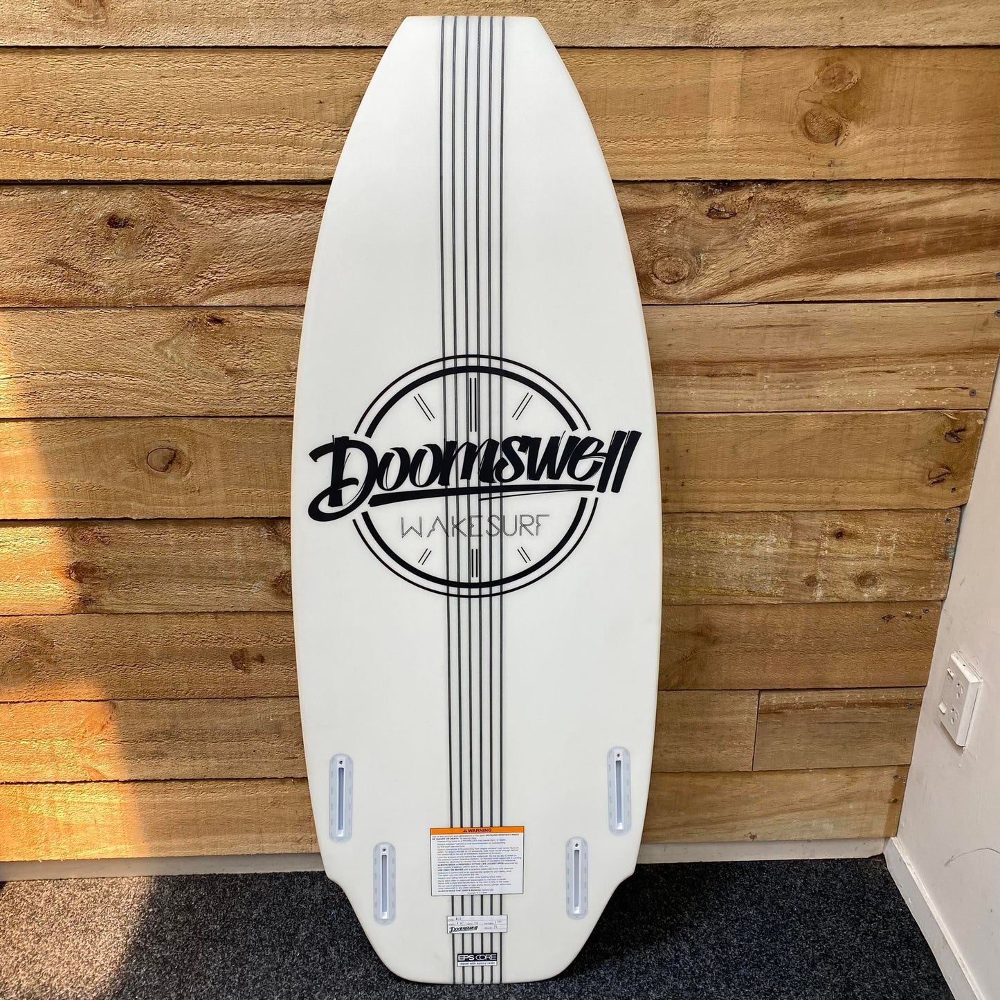 Doomswell Neo White 2022