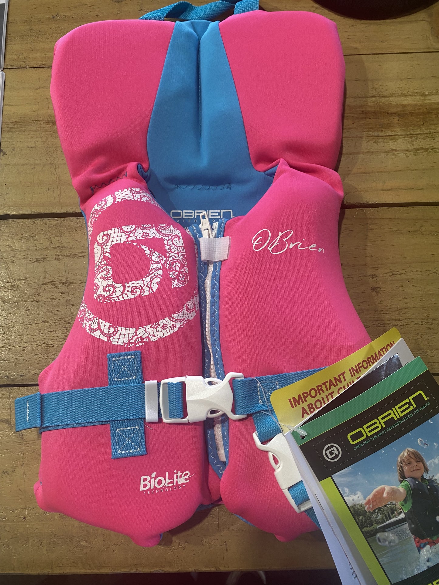 2024 O'Brien Infant neo vest girls (obvinfantg)