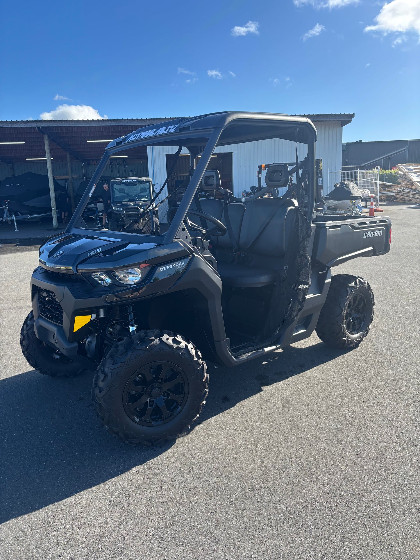 2024 Canam Defender XU HD9 (Tundra Green)